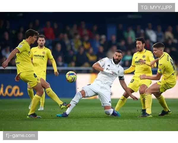 黄潜战术调整引热议，专家解读新挑战与机遇