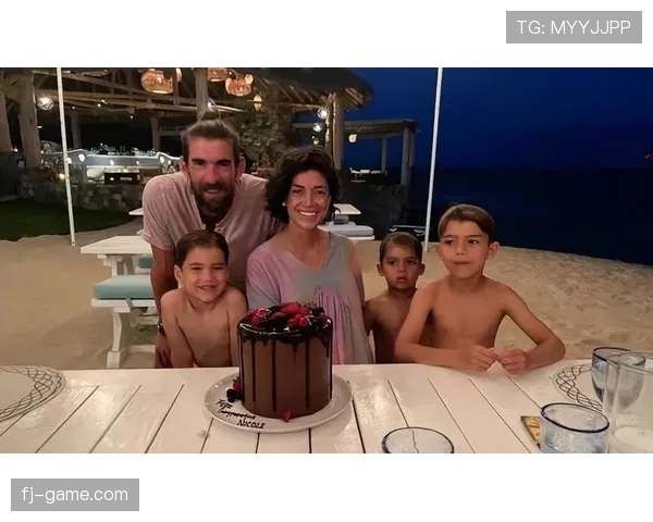 菲尔普斯退役后每天喝五杯蛋白粉，家里泳池比我家客厅还小？